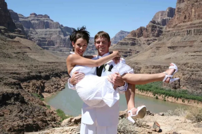 Wedding Grand Canyon Helicopter Tour